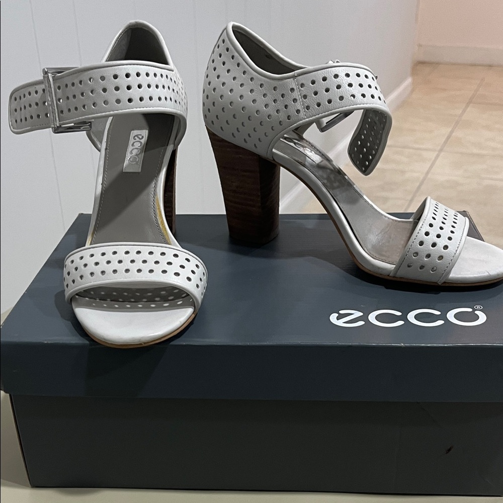 ECCO Women's block Heeled Sandals